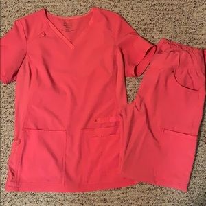 Women’s scrubs